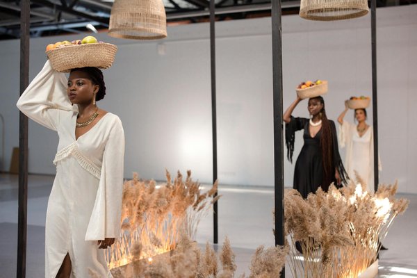 Huiles visage pour peaux sèches: guide et bienfaits