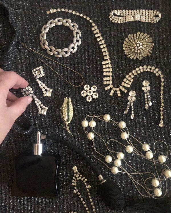 Harmoniser bijoux et accessoires : secrets d'un look réussi