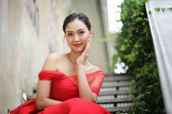 Optez pour l'élégance unique d'une robe de mariée rouge !