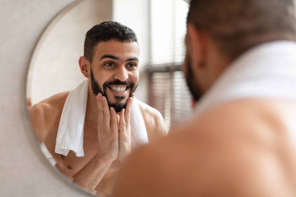 Soins de barbe : comment appliquer du shampoing ?