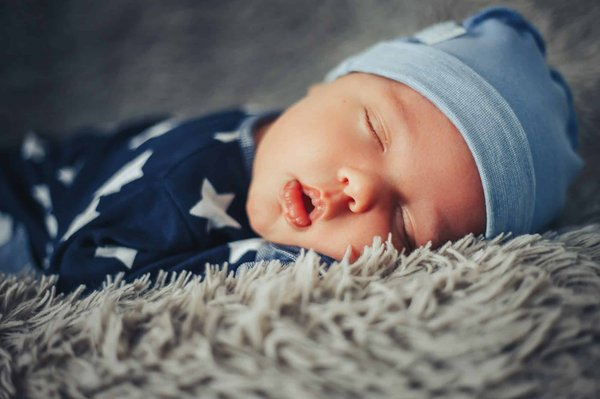 Bonnet personnalisé bébé : chapeau unique et made in France